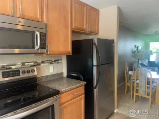 Photo #4: 1011709 Listing