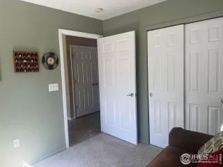 Photo #6: 1011709 Listing