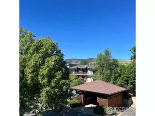 Photo #3: 1011807 Listing