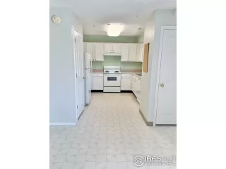 Photo #5: 1011807 Listing