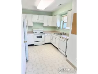 Photo #6: 1011807 Listing