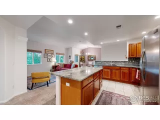 Photo #3: 1011819 Listing