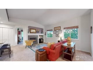 Photo #6: 1011819 Listing