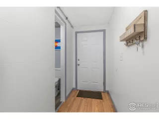 Photo #5: 1011838 Listing