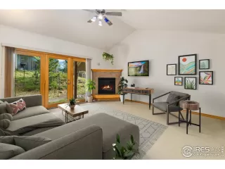 Photo #1: 1011942 Listing