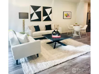 Photo #4: 1011993 Listing