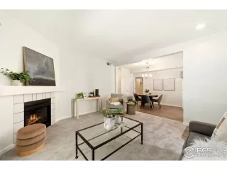 Photo #3: 1012049 Listing