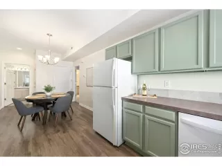 Photo #5: 1012049 Listing