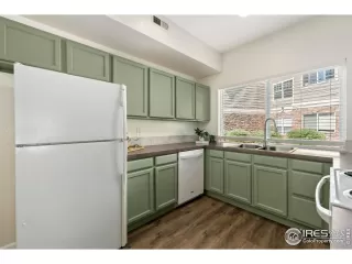 Photo #6: 1012049 Listing