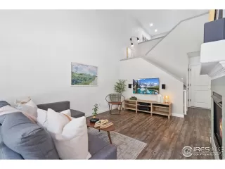 Photo #2: 1012076 Listing