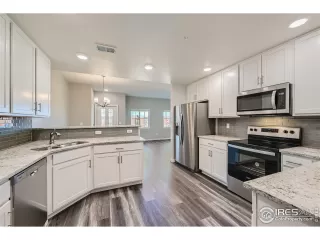 Photo #3: 1012086 Listing