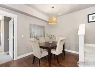 Photo #6: 1012118 Listing