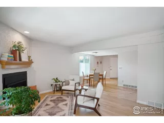 Photo #4: 1012141 Listing