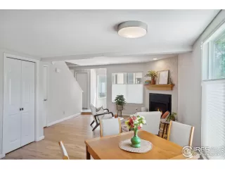 Photo #6: 1012141 Listing