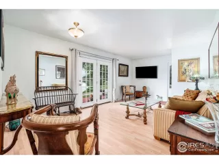 Photo #2: 1012143 Listing