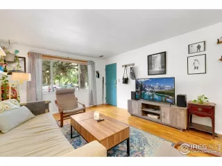 Photo #4: 1012163 Listing