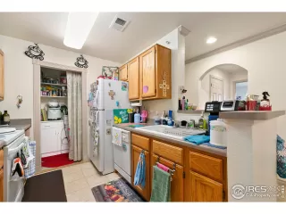 Photo #6: 1012179 Listing