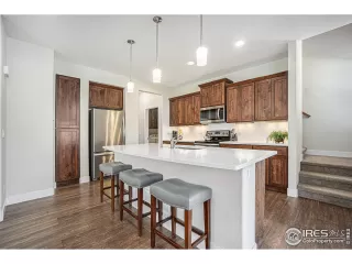 Photo #6: 1012283 Listing