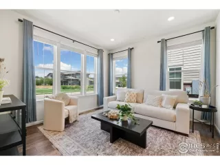 Photo #2: 1012299 Listing