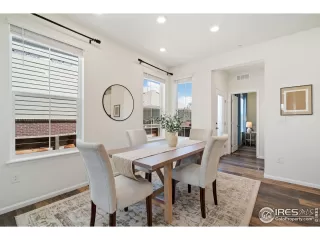 Photo #6: 1012299 Listing