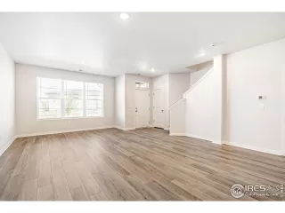 Photo #6: 1012311 Listing