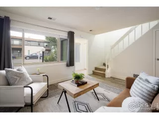 Photo #5: 1012338 Listing 