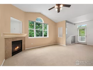 Photo #3: 1012398 Listing