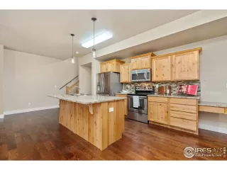 Photo #3: 1012437 Listing