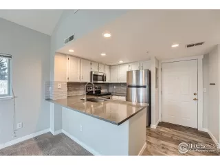 Photo #2: 1012481 Listing