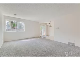 Photo #5: 1012546 Listing