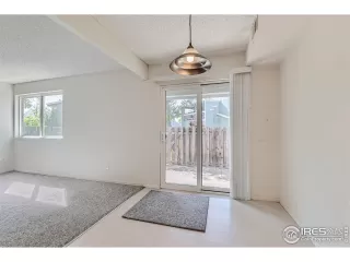 Photo #6: 1012546 Listing