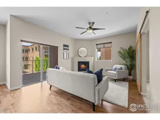 Photo #3: 1012588 Listing