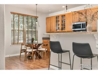 Photo #5: 1012596 Listing