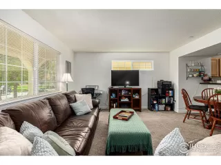 Photo #5: 1012613 Listing