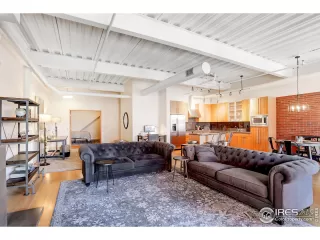 Photo #4: 1012620 Listing