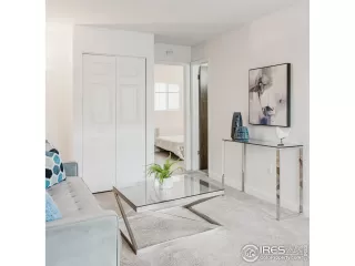 Photo #2: 1012628 Listing