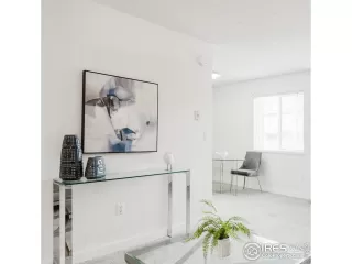 Photo #5: 1012628 Listing