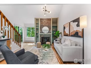 Photo #4: 1012651 Listing