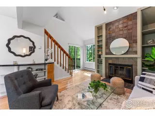 Photo #5: 1012651 Listing