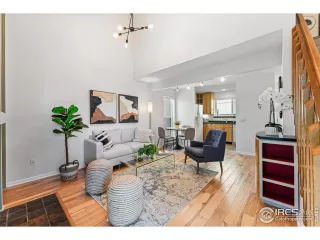 Photo #6: 1012651 Listing