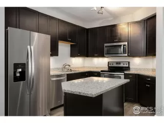 Photo #5: 1012682 Listing