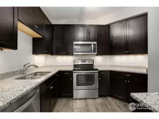 Photo #6: 1012682 Listing