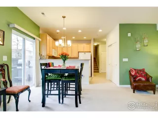 Photo #3: 1012692 Listing