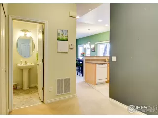 Photo #6: 1012692 Listing