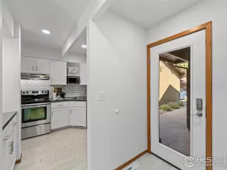 Photo #5: 1012707 Listing 