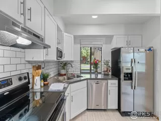 Photo #6: 1012707 Listing 