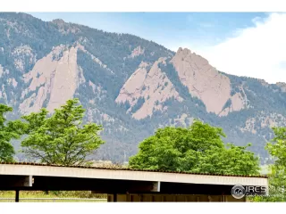 Photo #2: 1012786 Listing