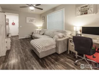 Photo #4: 1012799 Listing