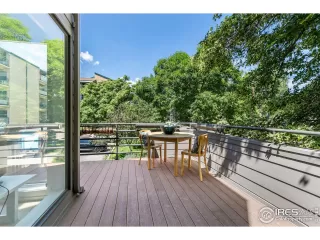 Photo #3: 1012828 Listing