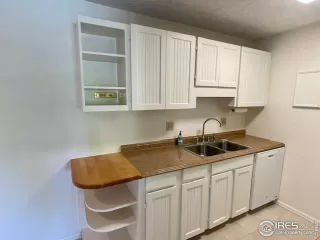 Photo #5: 1012838 Listing